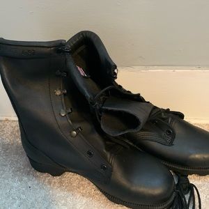 Altama combat boots size 5w .